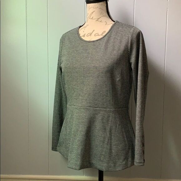 Ann Taylor Black White Winter medium petite top - Picture 6 of 6